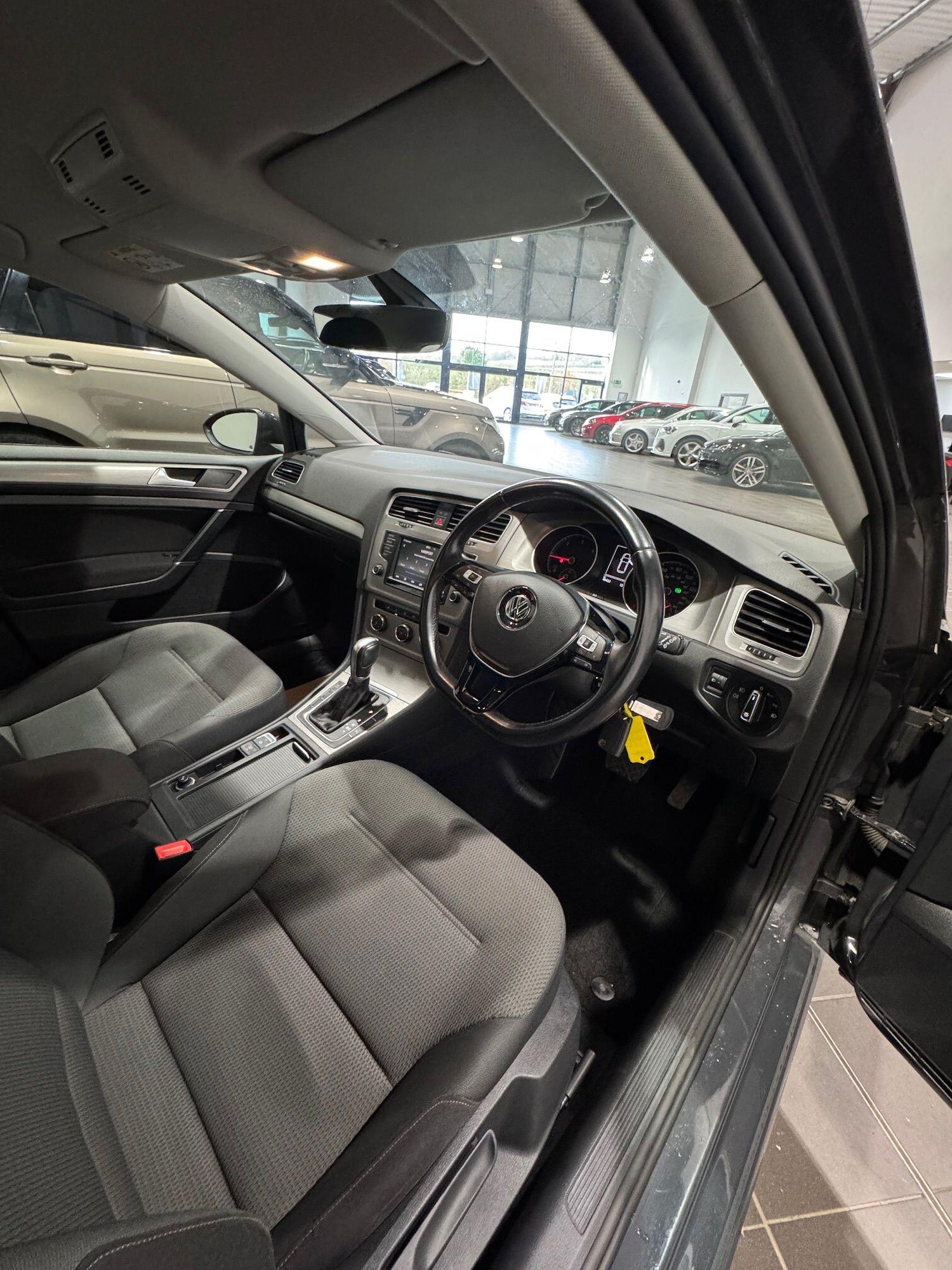 Used Volkswagen Golf 2017 for sale - 76865834: Photo 9