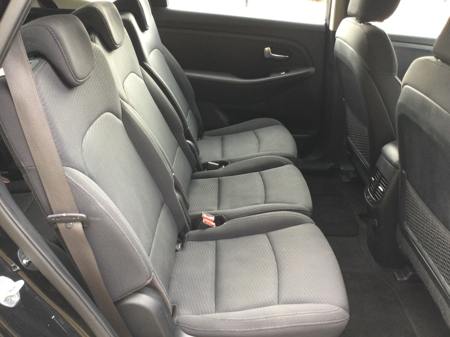 Used Kia Carens 2018 for sale - 76030885: Photo 9