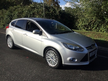 2011 (61) - 1.6 125 Zetec 5dr