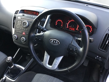 Used Kia Ceed 2009 for sale - 76245019: Photo 2