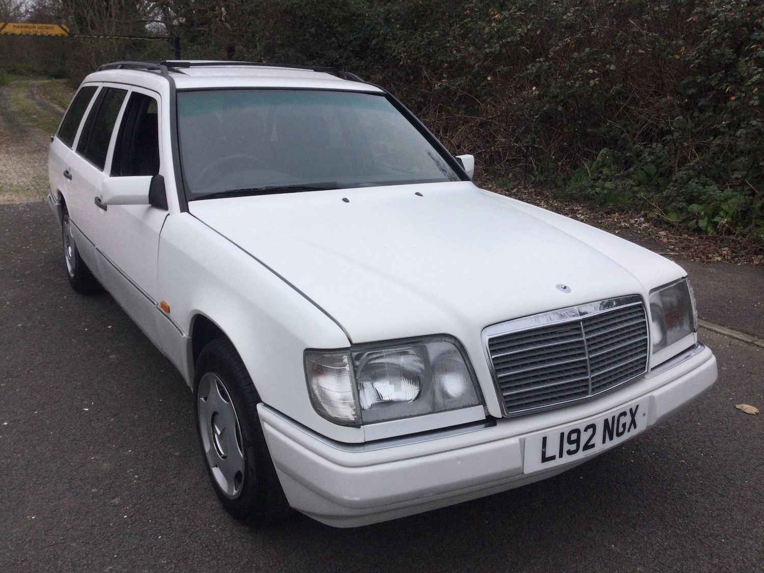 Used Mercedes-Benz E Class 1994 for sale - 76960345: Photo 11