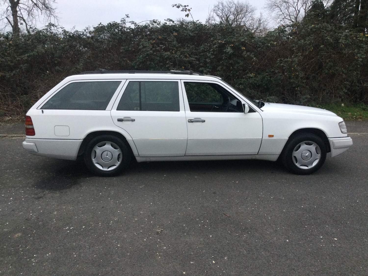 Used Mercedes-Benz E Class 1994 for sale - 76960345: Photo 12