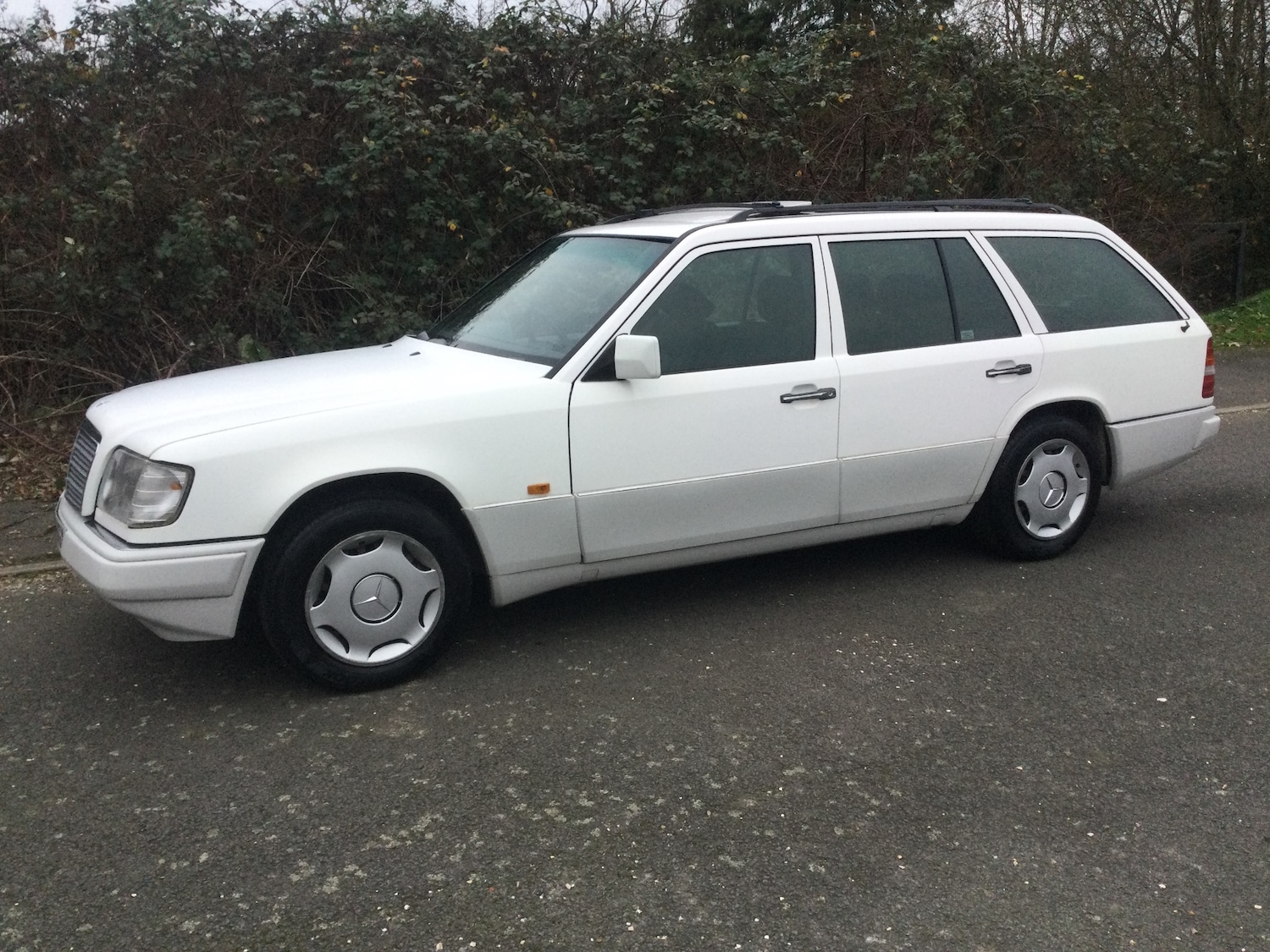 Used Mercedes-Benz E Class 1994 for sale - 76960345: Photo 15