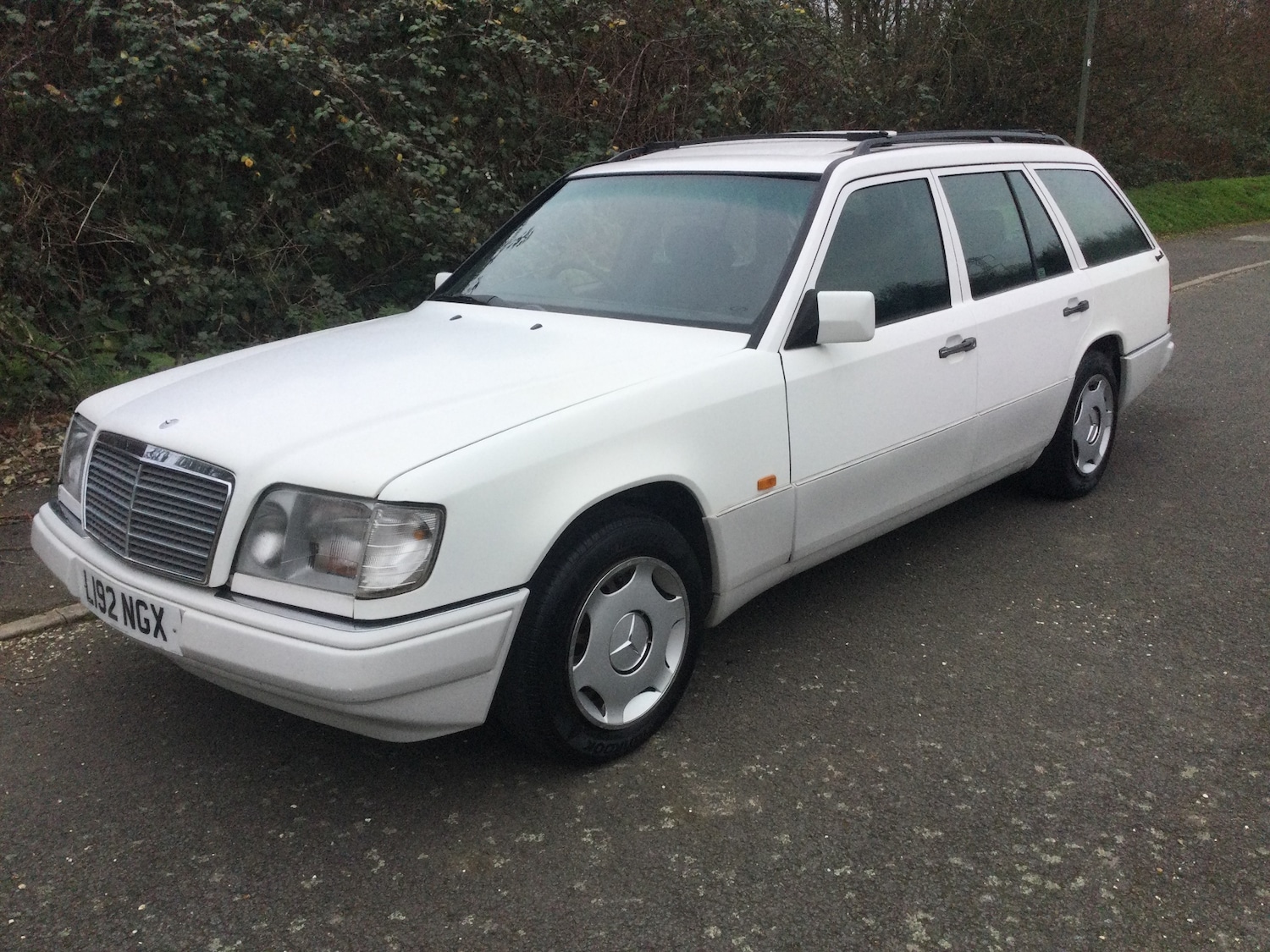 Used Mercedes-Benz E Class 1994 for sale - 76960345: Photo 16