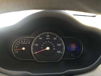 Used Hyundai i10 2011 for sale - 74196950: Photo