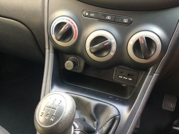 Used Hyundai i10 2011 for sale - 74196950: Photo 3