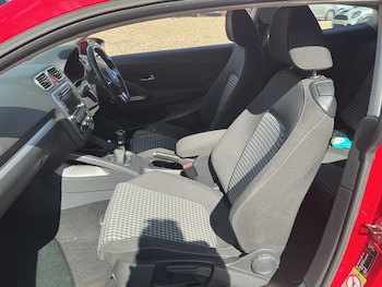 Used Volkswagen Scirocco 2011 for sale - 79572077: Photo