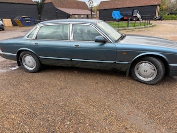 Used Jaguar XJ 2001 for sale - 76450463: Photo