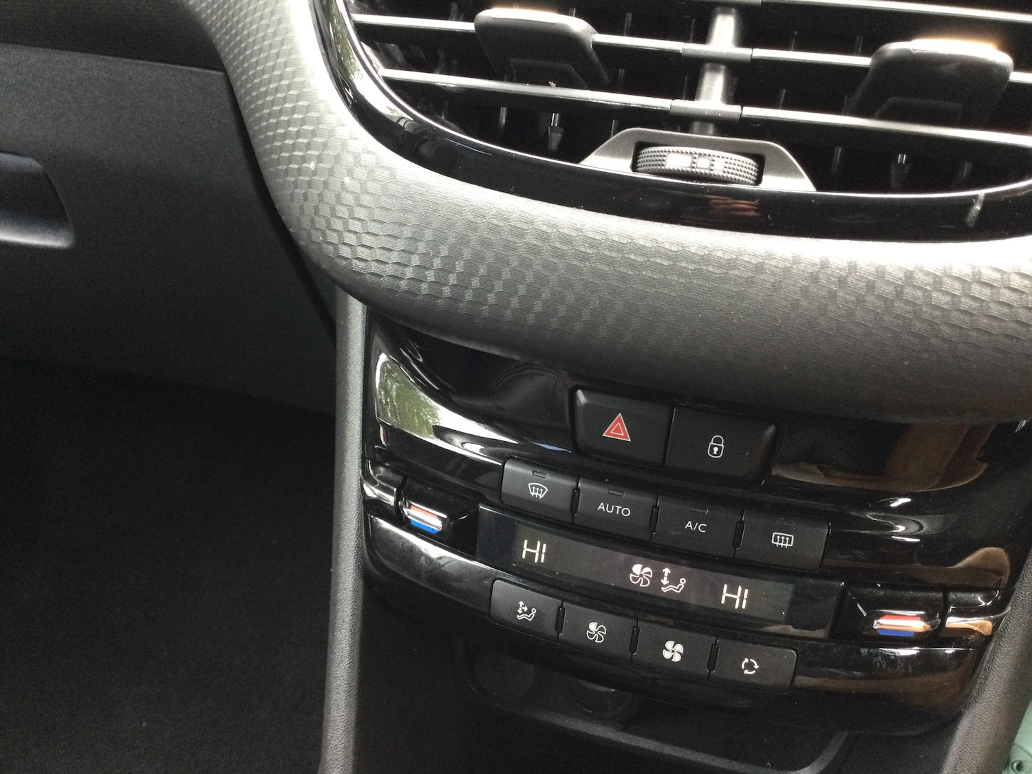 Used Peugeot 208 2019 for sale - 75735542: Photo 11