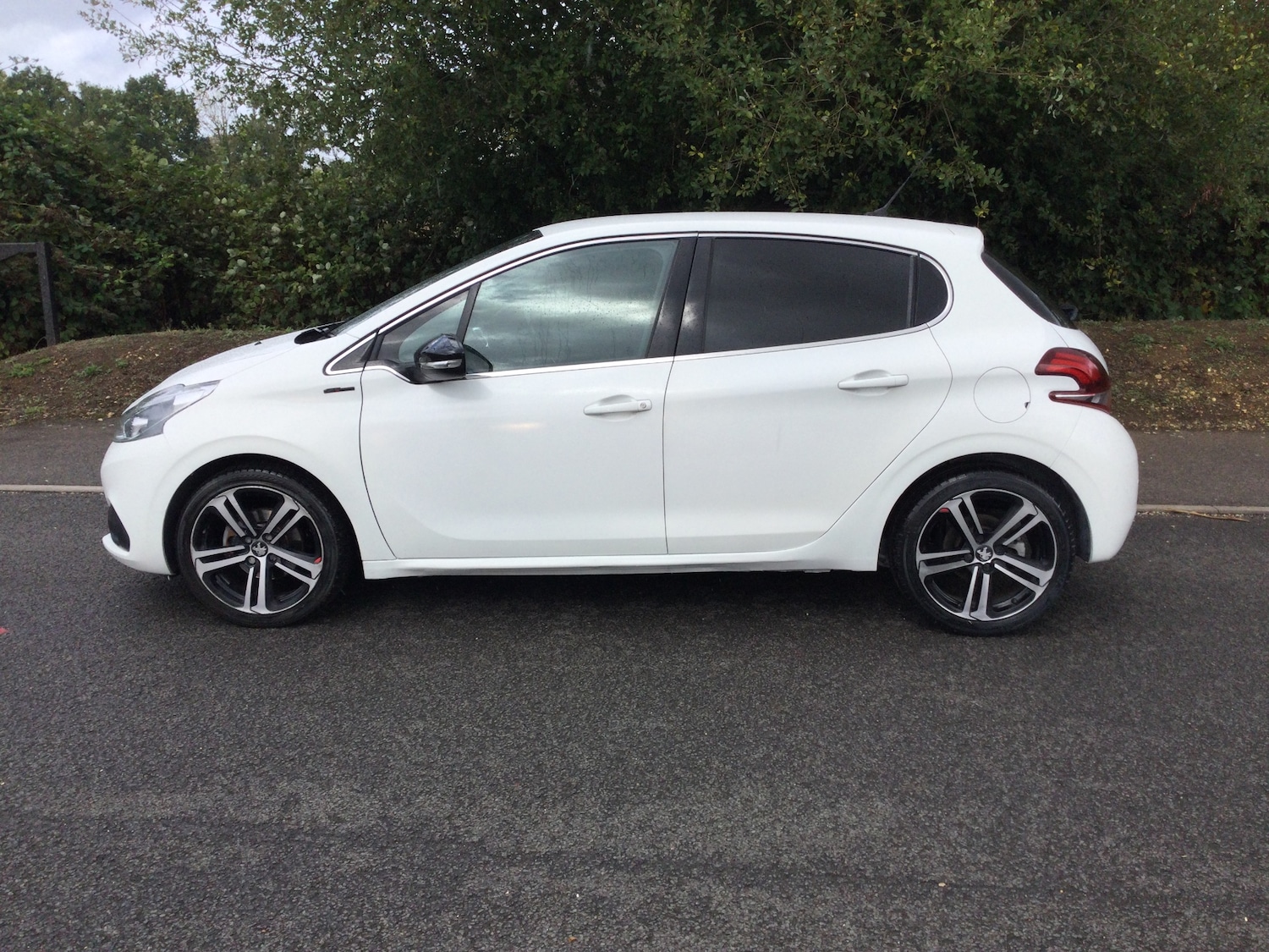 Used Peugeot 208 2019 for sale - 75735542: Photo 16