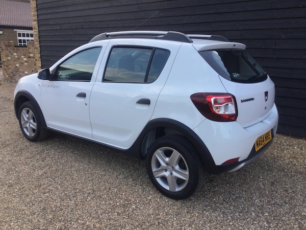 Used Dacia Sandero Stepway 2015 for sale - 74642992: Photo 10