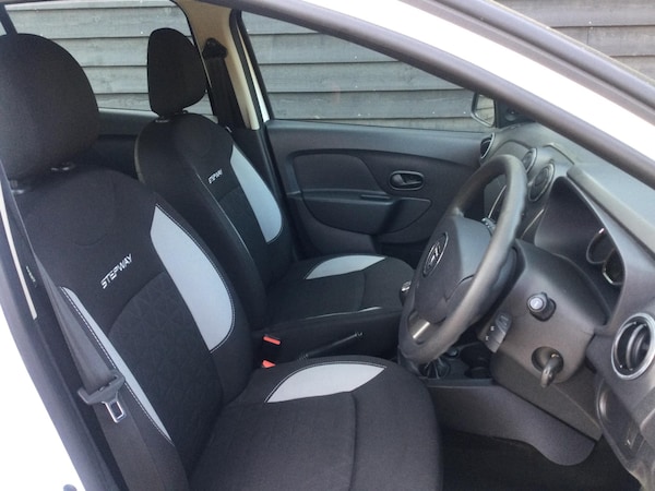 Used Dacia Sandero Stepway 2015 for sale - 74642992: Photo 4