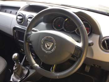 Used Dacia Duster 2016 for sale - 74822680: Photo