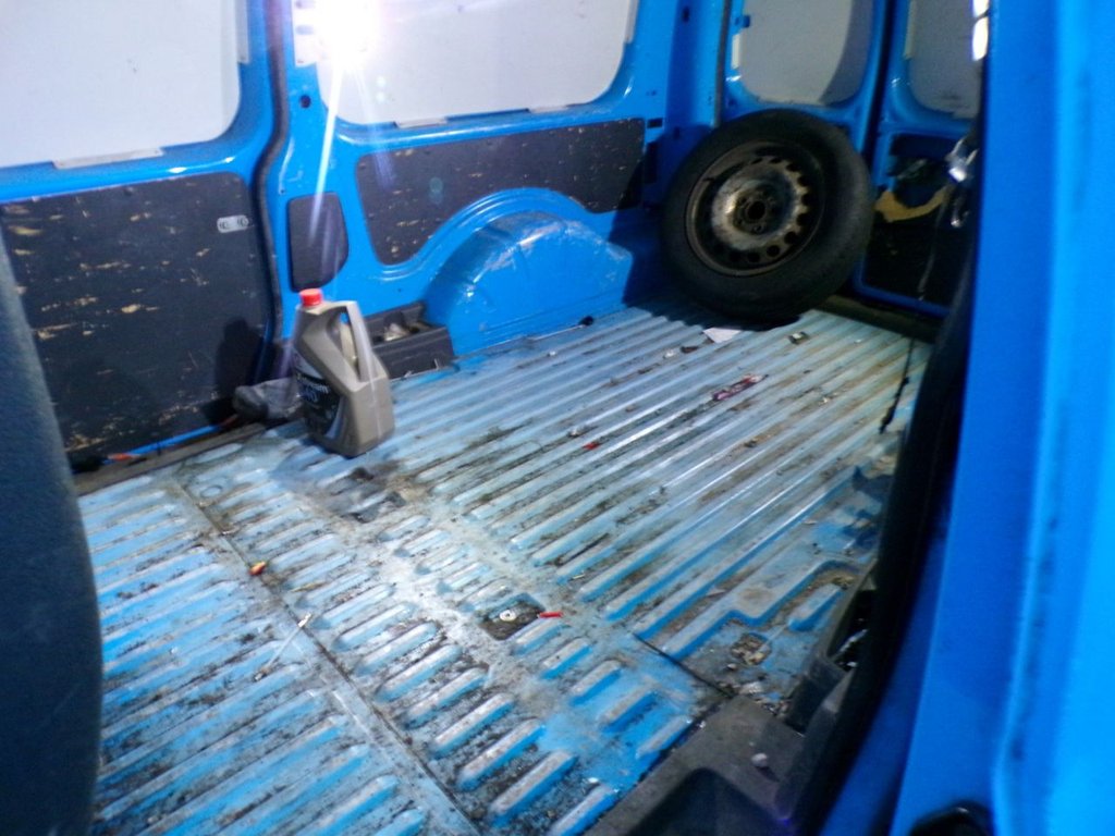 Used Volkswagen Caddy Maxi 2011 for sale - 77422439: Photo 13