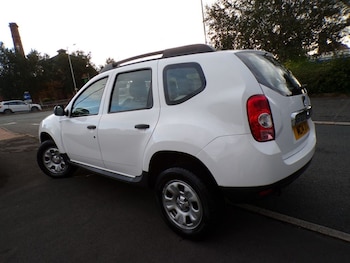 Used Dacia Duster 2014 for sale - 76132118: Photo 2