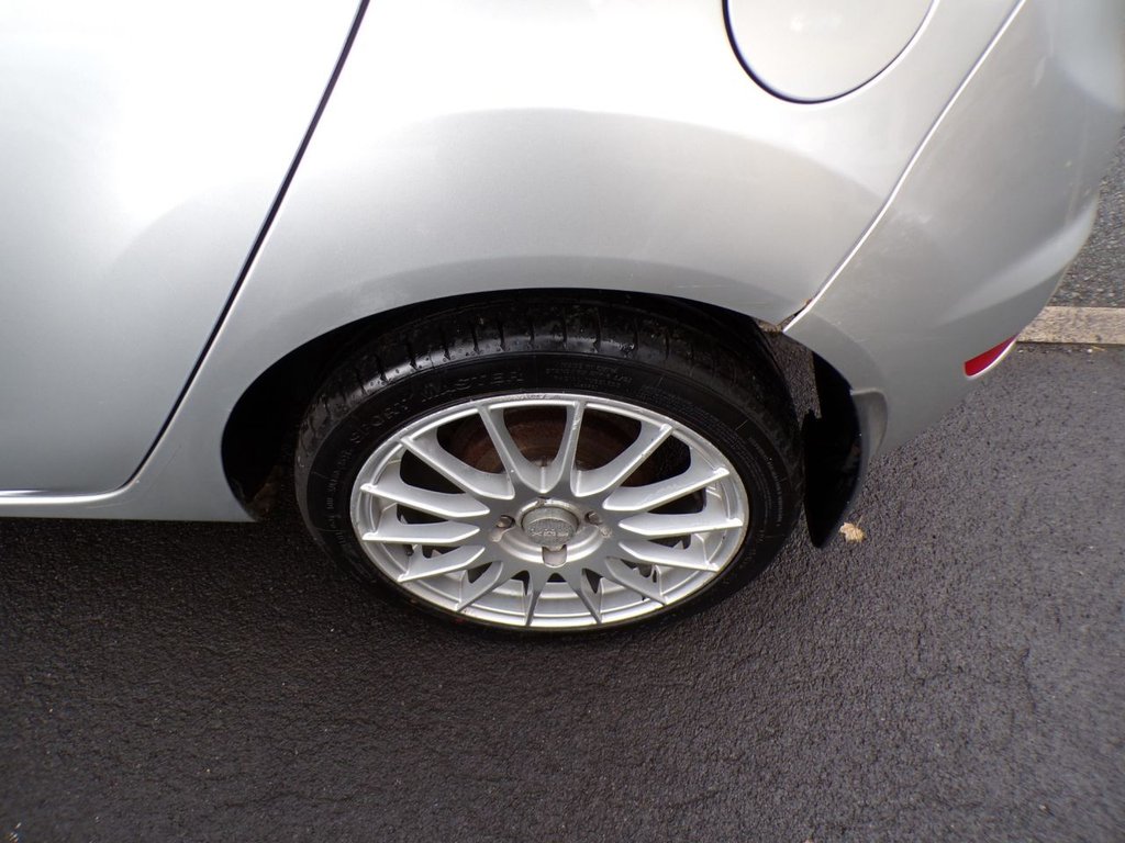 Used Ford Fiesta 2010 for sale - 76345838: Photo 15