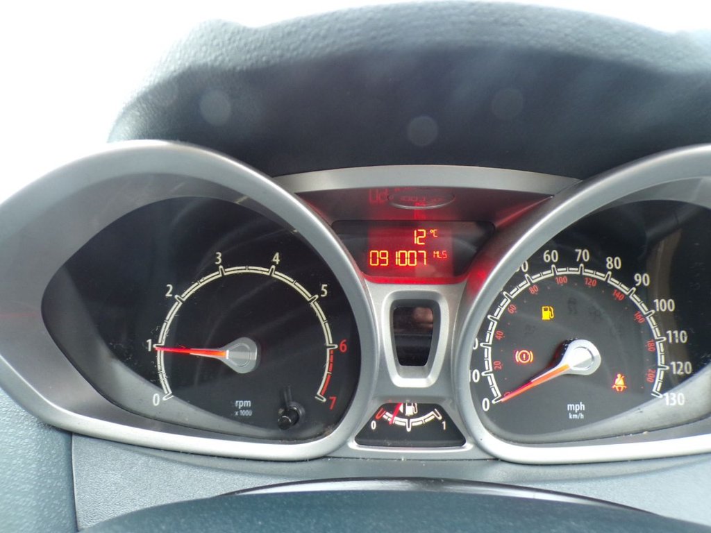 Used Ford Fiesta 2010 for sale - 76345838: Photo 21