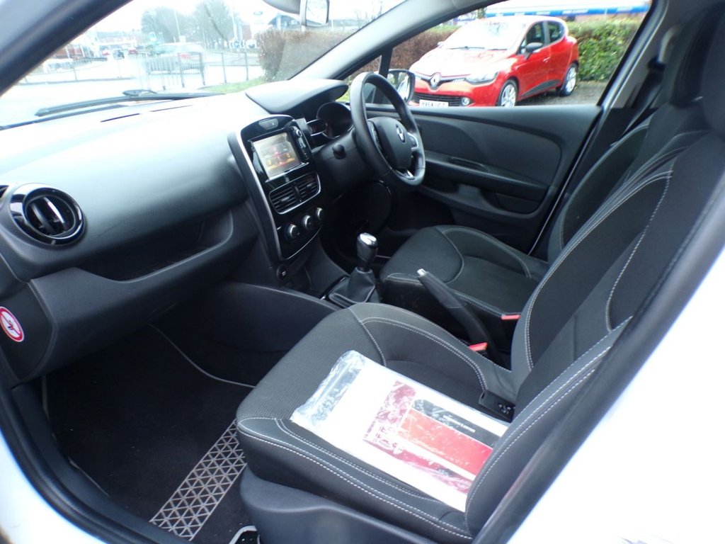 Used Renault Clio 2017 for sale - 76668143: Photo 11