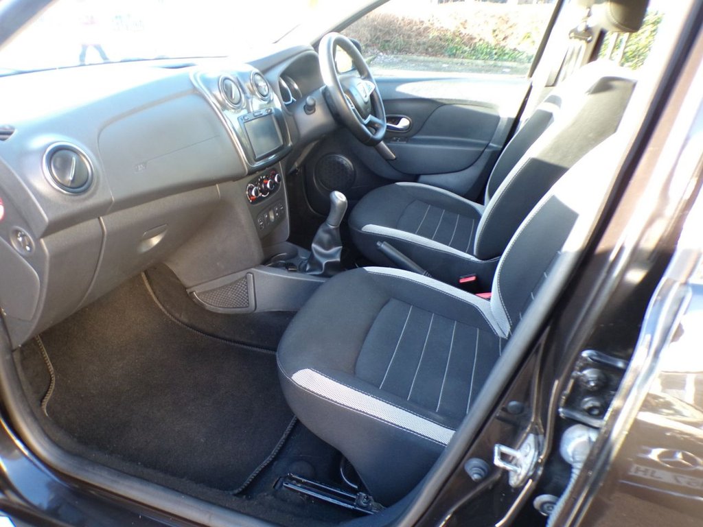 Used Dacia Sandero Stepway 2018 for sale - 77161594: Photo 12