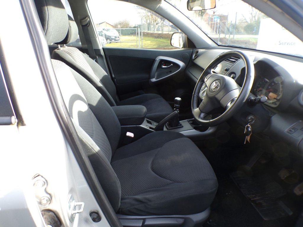 Used Toyota RAV4 2009 for sale - 77161846: Photo 15