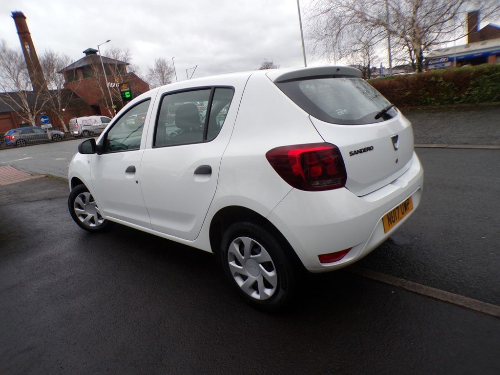 Used Dacia Sandero 2017 for sale - 77693239: Photo 2
