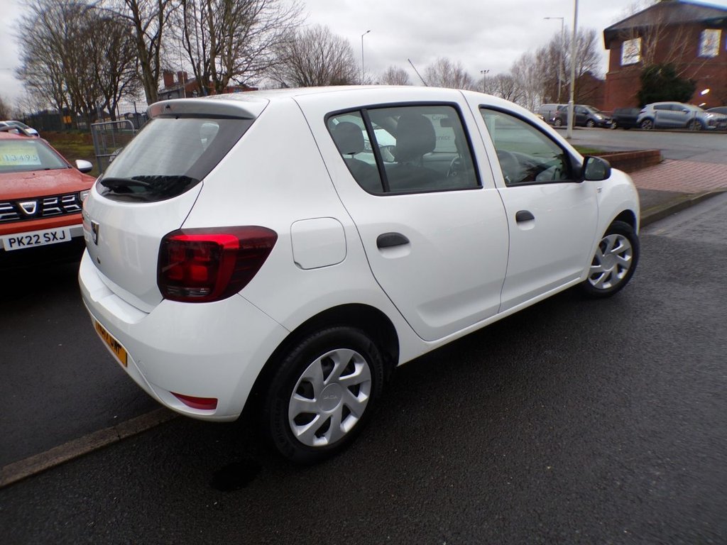 Used Dacia Sandero 2017 for sale - 77693239: Photo 4