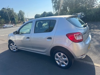 Used Dacia Sandero 2014 for sale - 79160055: Photo