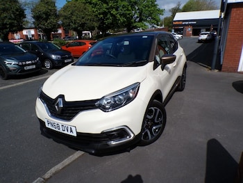 Used Renault Captur 2018 for sale - 78414536: Photo