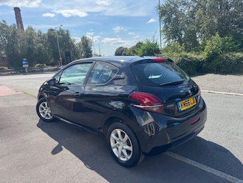 Used Peugeot 208 2016 for sale - 79466103: Photo