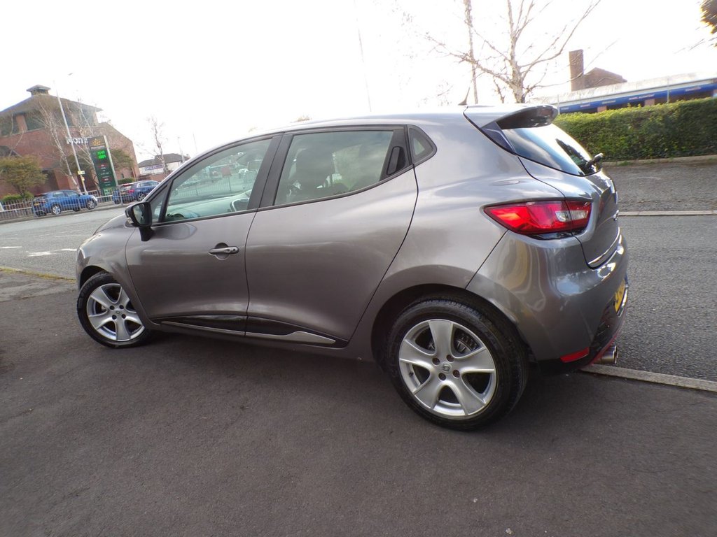 Used Renault Clio 2015 for sale - 78186794: Photo 2