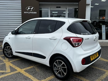 Used Hyundai i10 2018 for sale - 79456571: Photo