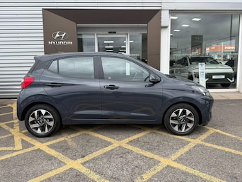 Used Hyundai i10 2024 for sale - 79456530: Photo