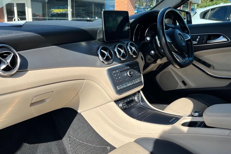 Used Mercedes-Benz GLA 2018 for sale - 76038220: Photo 18