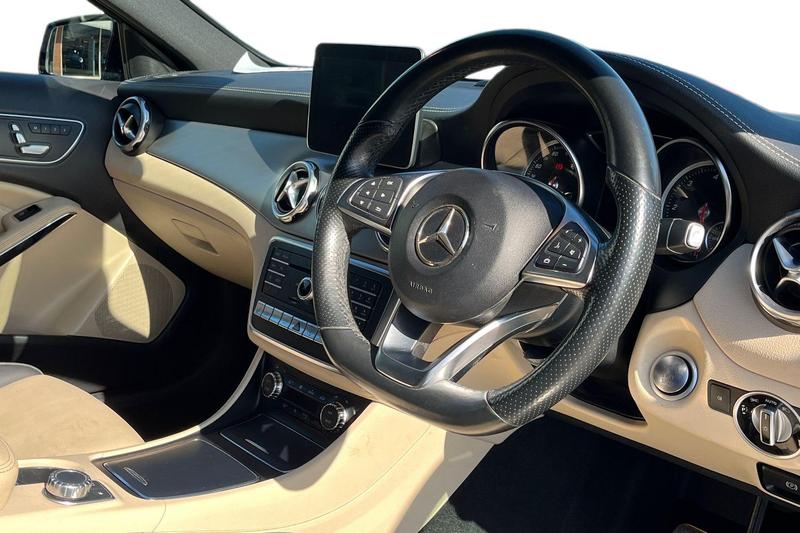 Used Mercedes-Benz GLA 2018 for sale - 76038220: Photo 9