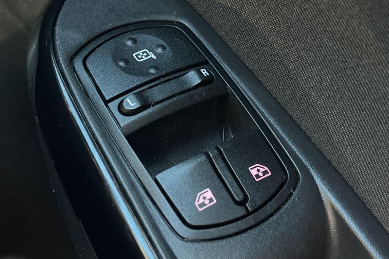 Used Vauxhall Corsa 2018 for sale - 76603544: Photo 16