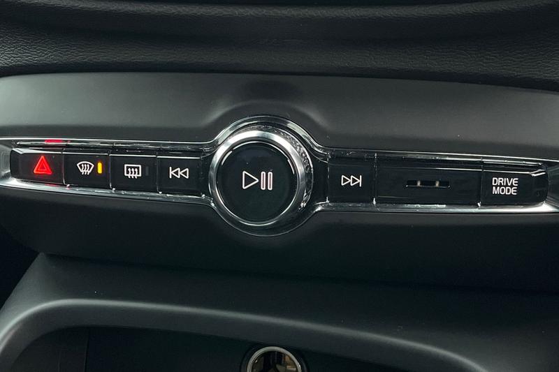 Used Volvo XC40 2021 for sale - 77450334: Photo 35