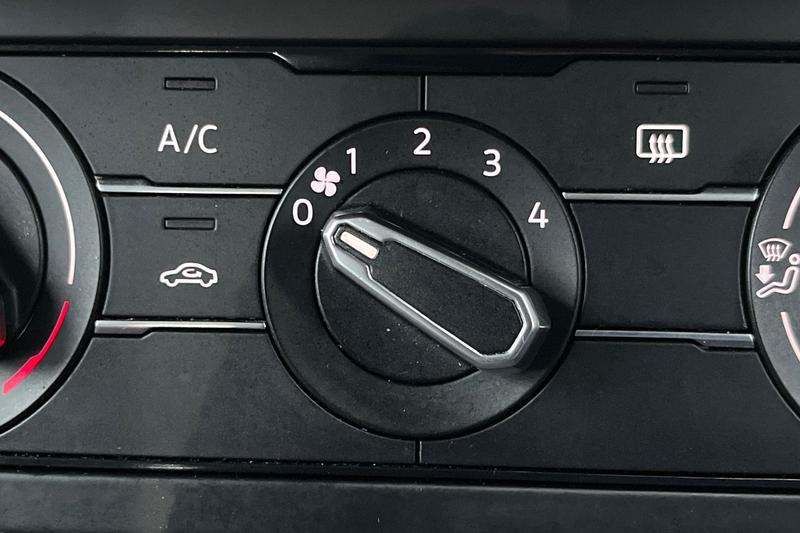 Used Volkswagen Polo 2022 for sale - 77025910: Photo 31