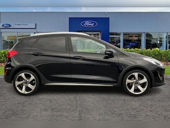 Used Ford Fiesta 2018 for sale - 76703102: Photo