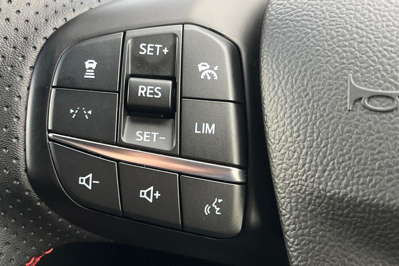 Used Ford Kuga 2025 for sale - 76908762: Photo 25