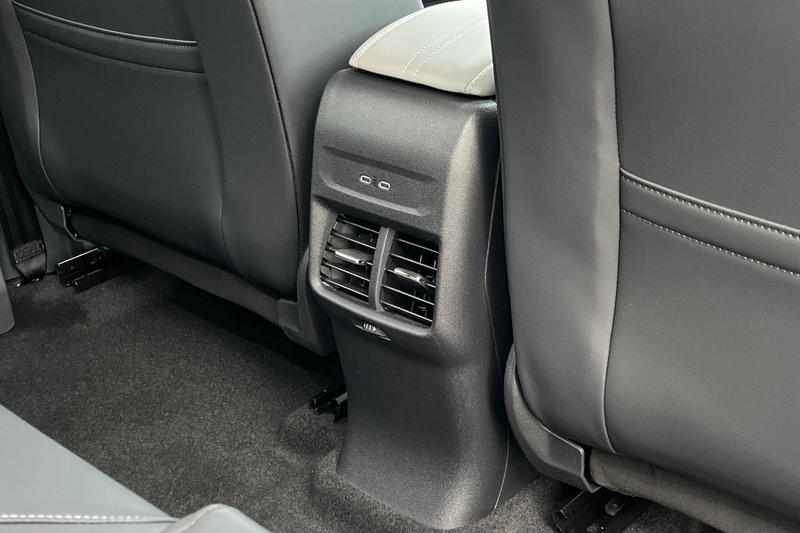 Used Ford Explorer 2025 for sale - 77350037: Photo 37