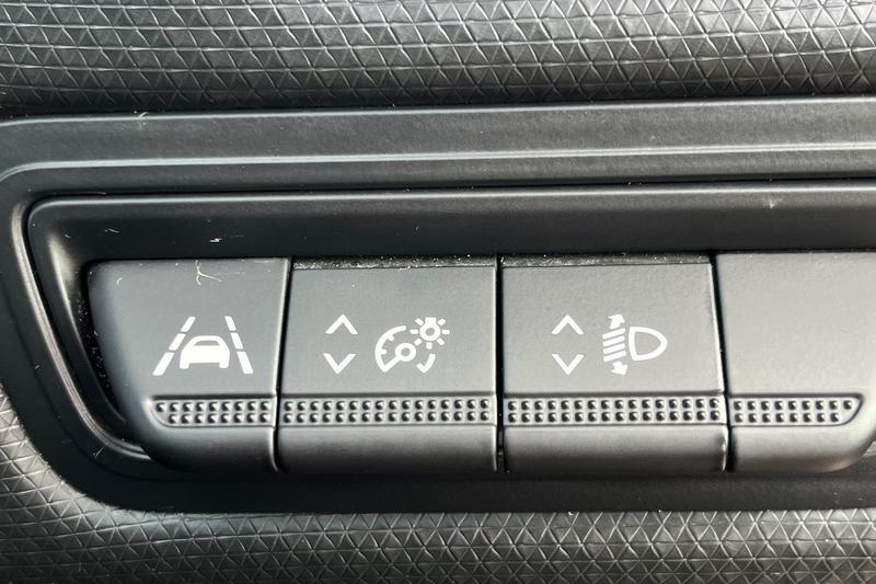 Used Renault Clio 2020 for sale - 77961894: Photo 23