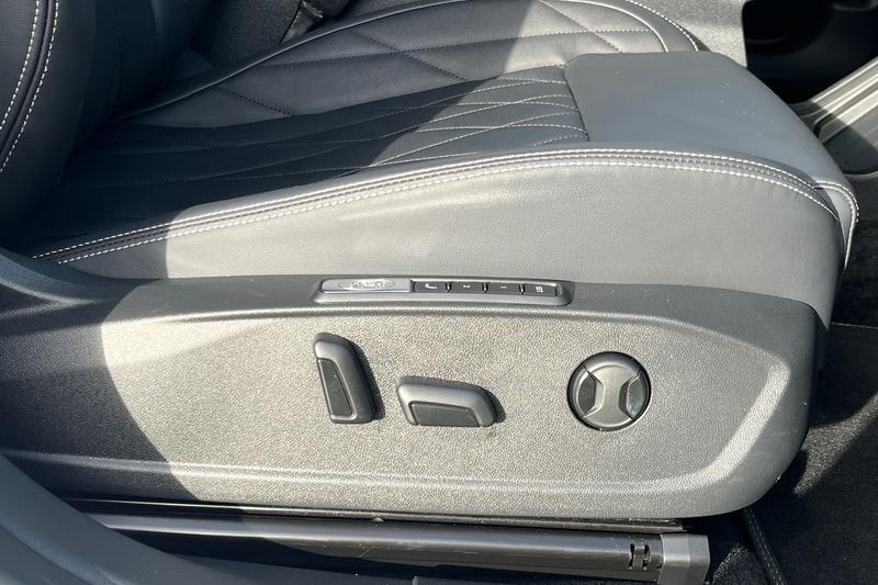 Used Ford Explorer 2025 for sale - 76854867: Photo 36