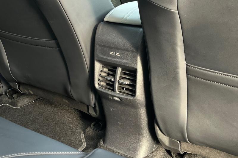 Used Ford Explorer 2025 for sale - 76931292: Photo 37