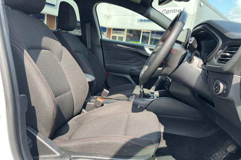 Used Ford Focus 2023 for sale - 75985116: Photo 17
