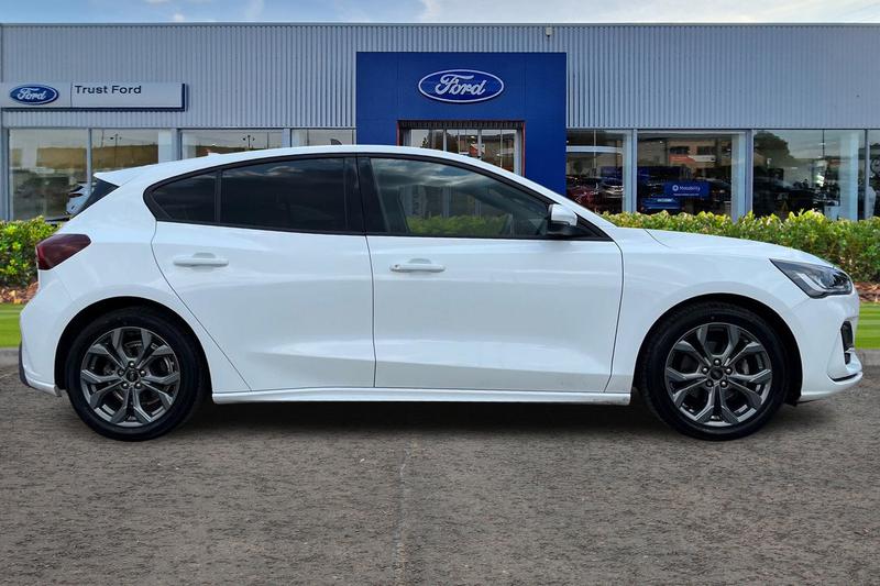 Used Ford Focus 2023 for sale - 75985116: Photo 3