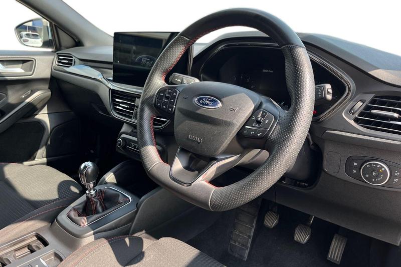 Used Ford Focus 2023 for sale - 75985116: Photo 9