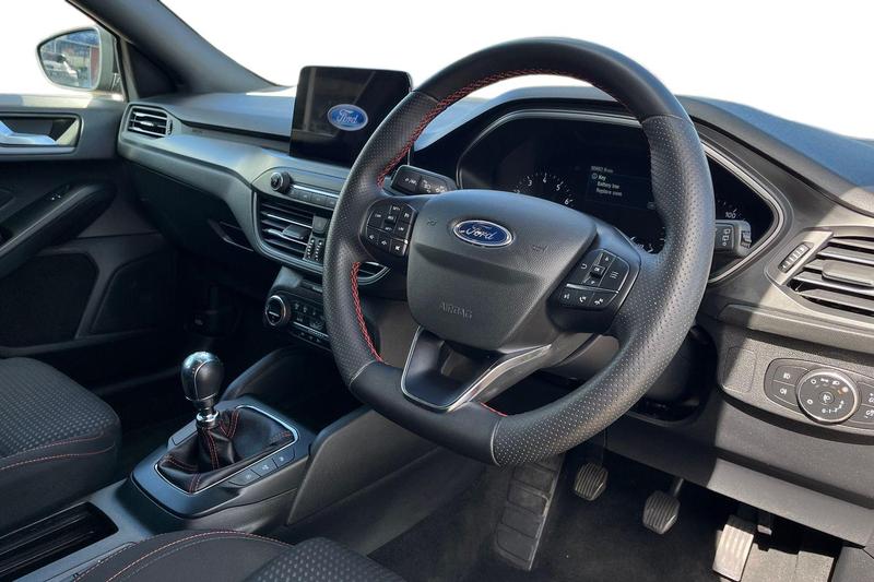 Used Ford Focus 2022 for sale - 76476835: Photo 9