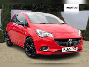 2015 - 1.2 Limited Edition TOUCHSCREEN NAVIGATION & BLACK ALLOY WHEELs! Manual 3-Door