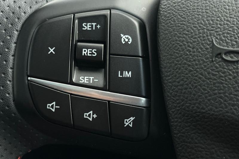 Used Ford Kuga 2023 for sale - 75972915: Photo 25
