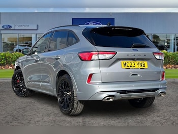 Used Ford Kuga 2023 for sale - 75972915: Photo 2